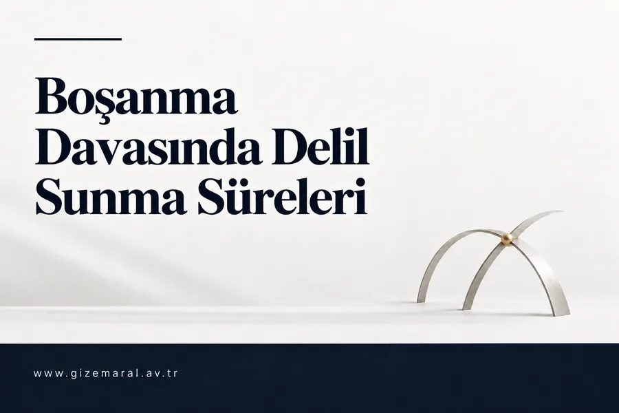 Delil sunma sürelerine ayrılan başlık, solda üç satır halinde duruyor; altındaki boş alan sağdaki iki metal yayı belirginleştiriyor.